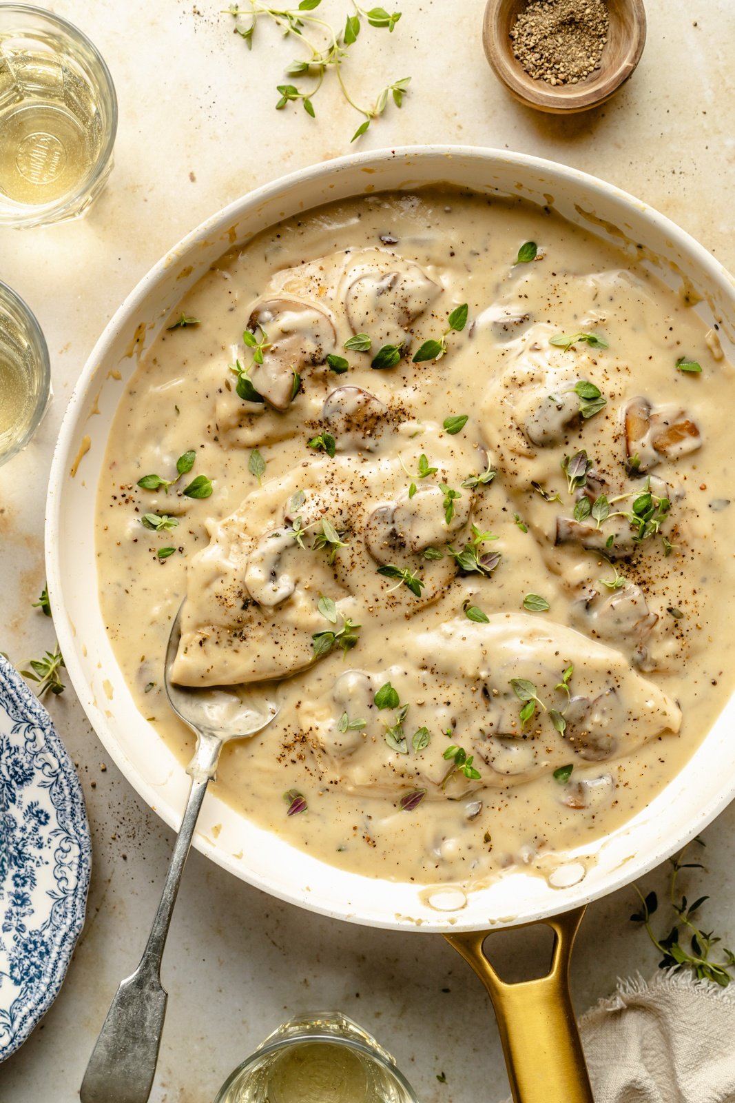 skillet chicken with mushroom gravy