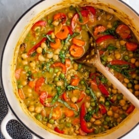 thai green curry in a pot