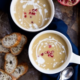 Roasted butternut squash soup in two mugs