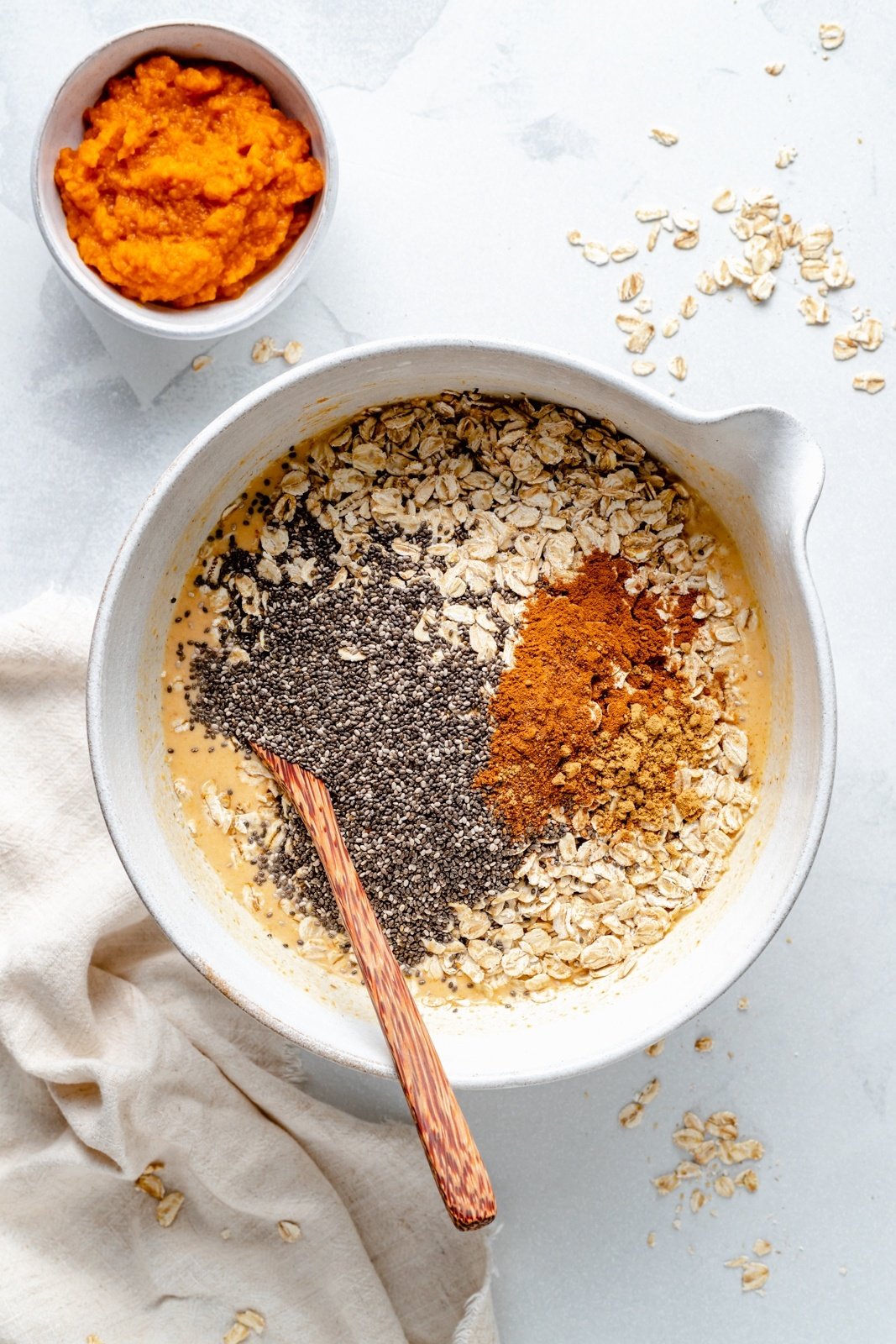 ingredients for pumpkin pie overnight oats in a bowl