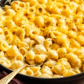 easy stove-top mac and cheese in a skillet